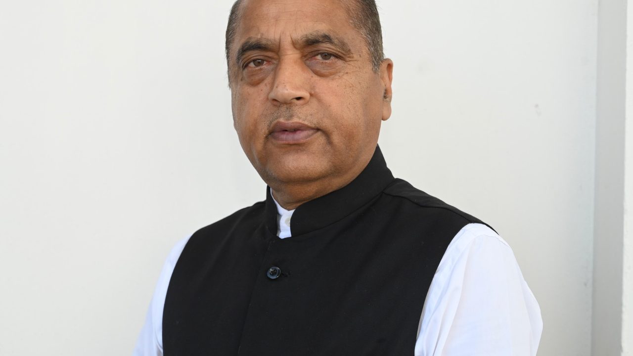 समोसा के लिए सीआईडी लगाने वाले चेस्टर हिल के हजारों करोड़ के घोटाले पर खामोश क्यों हैं : जयराम ठाकुर