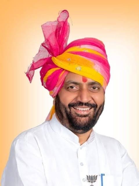 सड़कें मानक अनुसार बनाएं, गुणवता में कोई लापरवाही न बरतें- मुख्यमंत्री